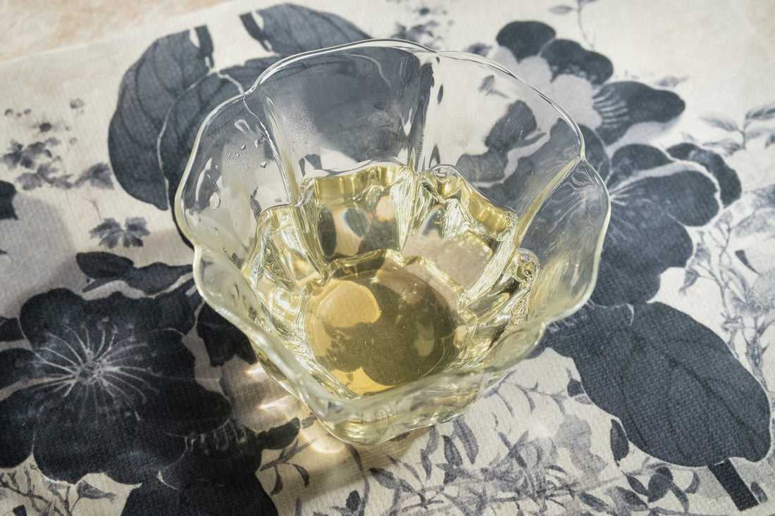 2025 Laoman'e Sheng Pu'er, Ancient Trees Stone - pressed cake - Eastern Leaves