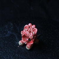 Red mini Wamao 瓦猫 - Incense holder