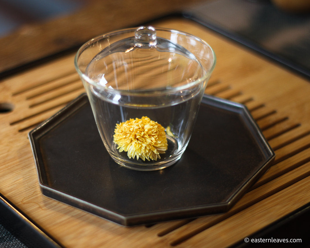 Ju Hua 菊花 - Chrysanthemum Flowers - Eastern Leaves