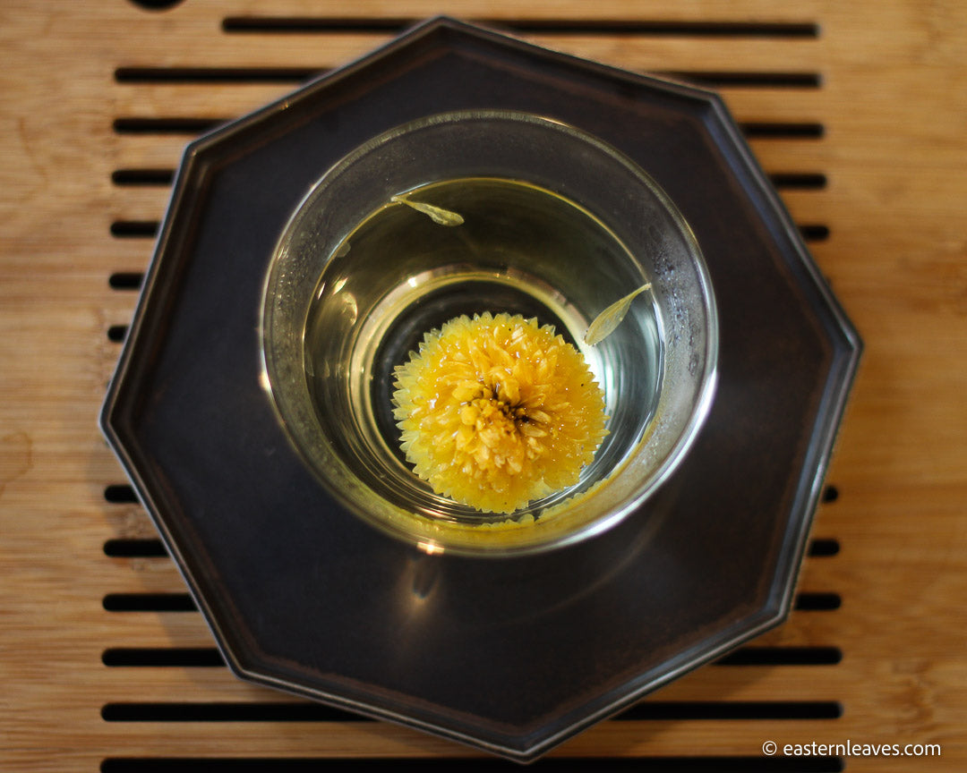 Ju Hua 菊花 - Chrysanthemum Flowers - Eastern Leaves