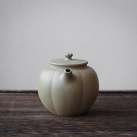 Pu ti 菩提 - Yixing Teapot in Benshanluni green clay