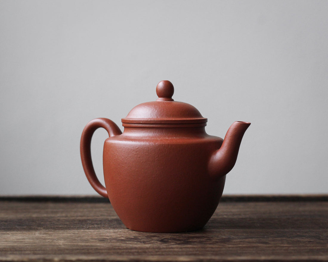 Gongdenghu 宫灯壶 - Yixing Teapot, Zhuni red clay - Eastern Leaves