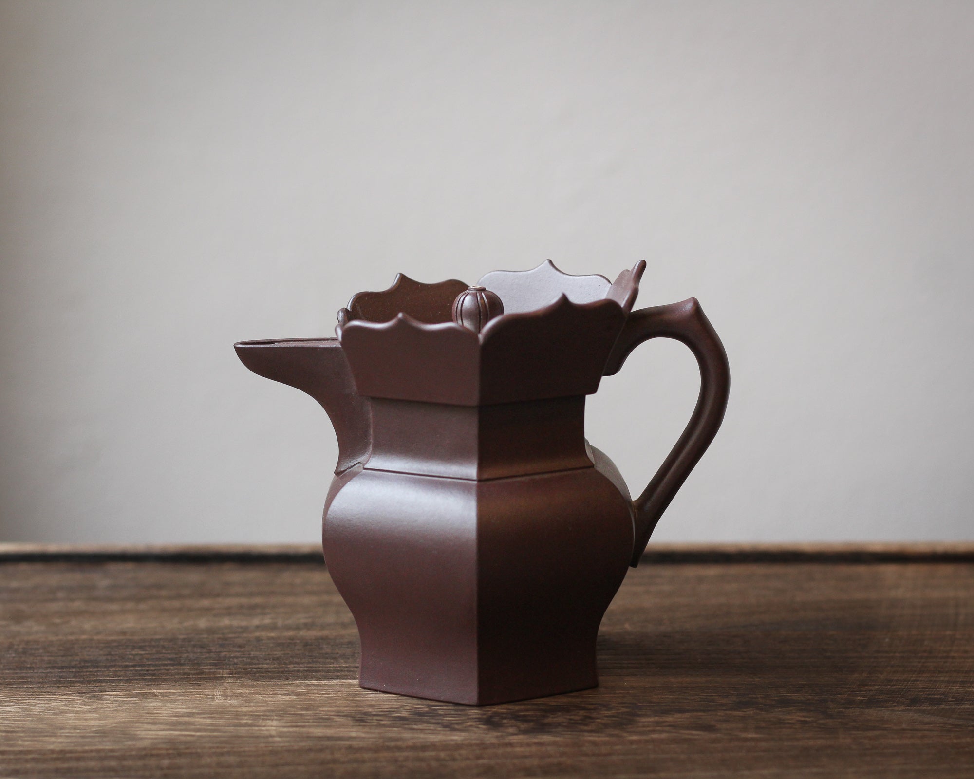 Monk Hat 高僧帽 - Yixing Teapot – Eastern Leaves