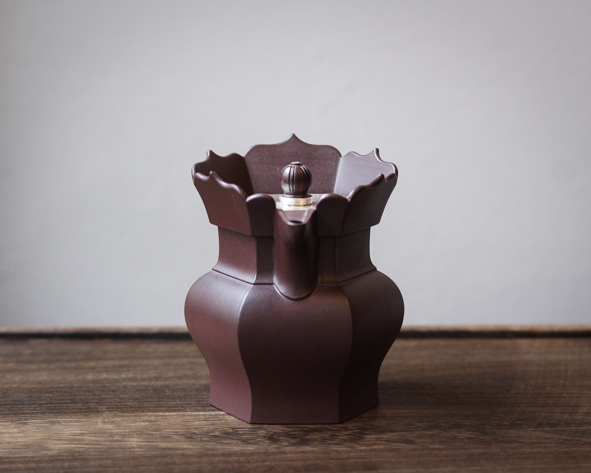 monk-hat-yixing-teapot-167051.