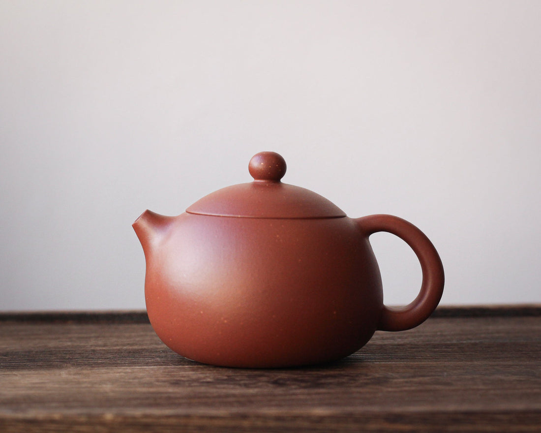 Xishi 西施 - Yixing Teapot in Zhuni red clay - Eastern Leaves