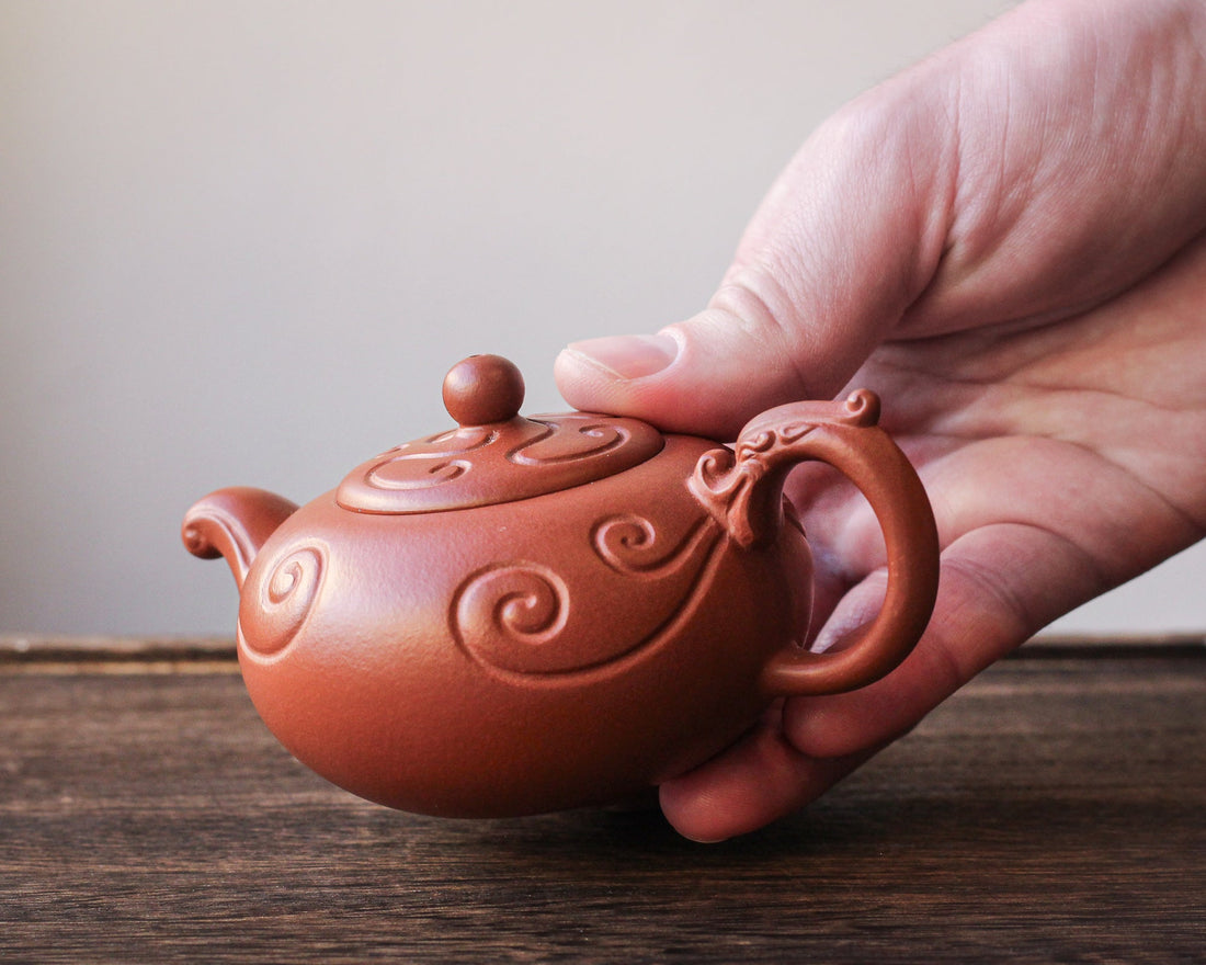 Yu Long Ru Yi 鱼龙如意 - Yixing Teapot in Zhuni red clay - Eastern Leaves