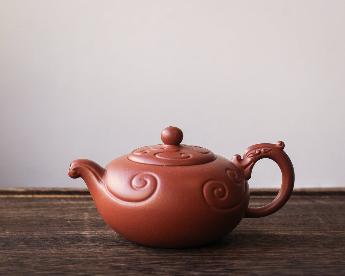 Yu Long Ru Yi 鱼龙如意 - Yixing Teapot in Zhuni red clay - Eastern Leaves