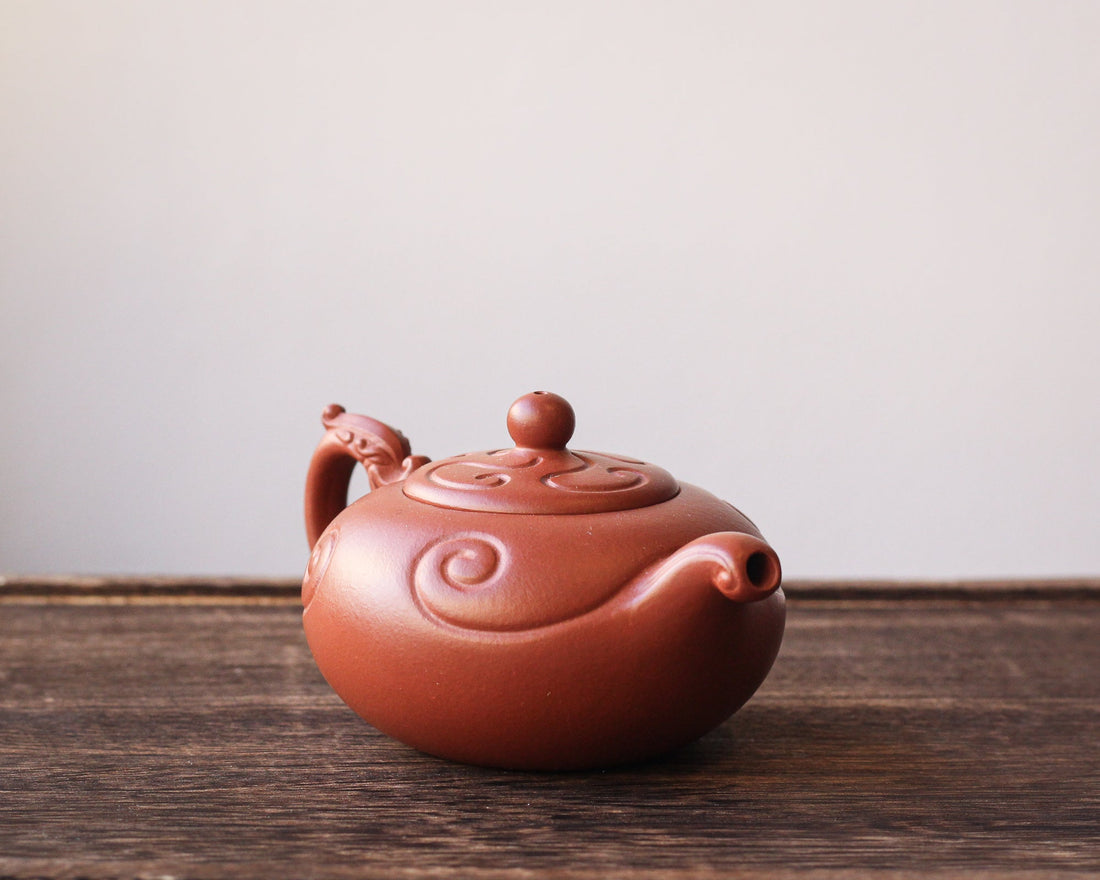 Yu Long Ru Yi 鱼龙如意 - Yixing Teapot in Zhuni red clay - Eastern Leaves