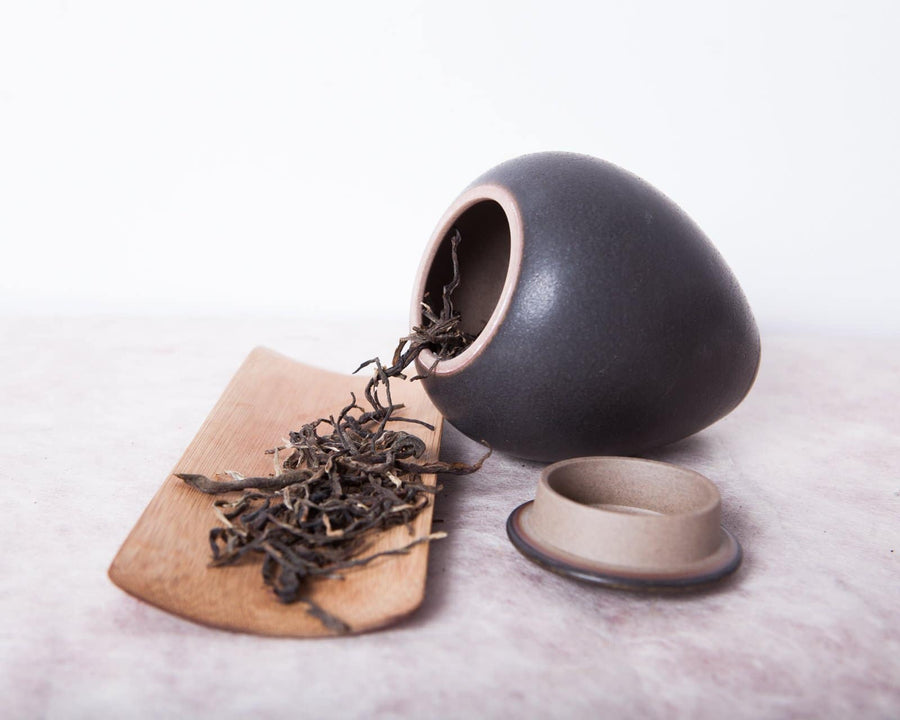 Black ceramic tea vase container air sealed