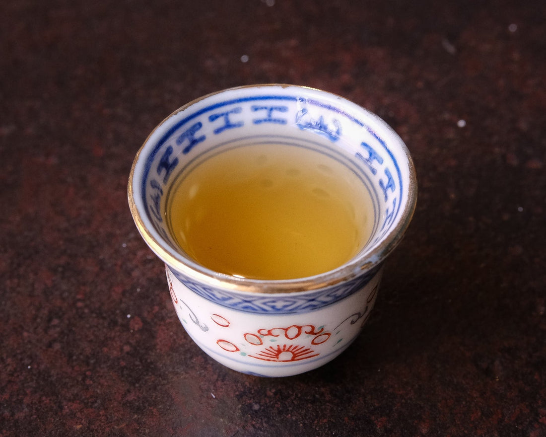 Aged white tea shoumei from China, 2012 loose leaf high quality Chinese tea for gonfucha