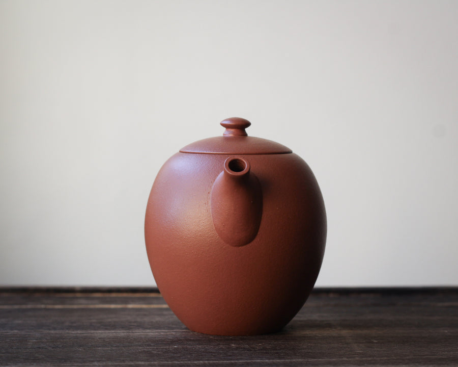 Beauty's Shoulder 美人肩 - Yixing Teapot in Zhuni Red Clay
