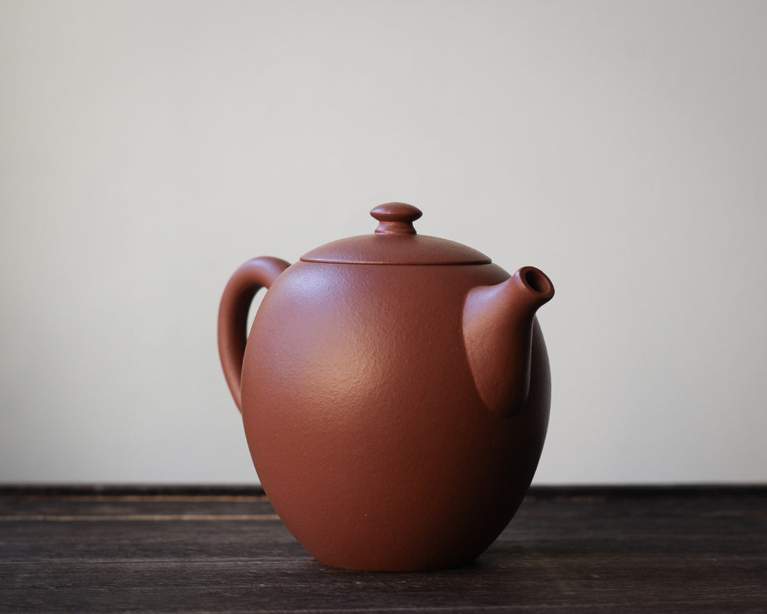 Beauty's Shoulder 美人肩 - Yixing Teapot in Zhuni Red Clay