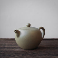 Xiao Yuan Zhu 小圆珠 - Yixing Teapot in Benshanluni green clay
