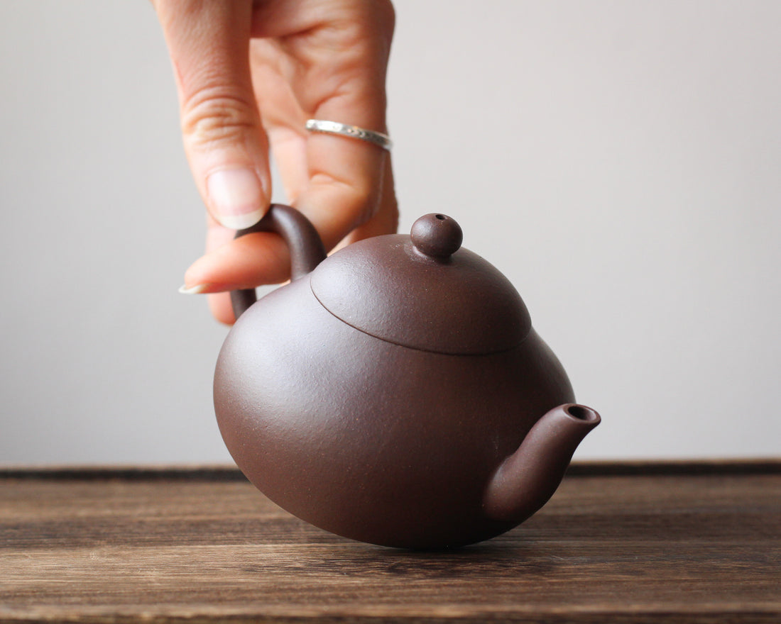 Bian Xishi 扁西施 - Yixing Teapot, purple clay