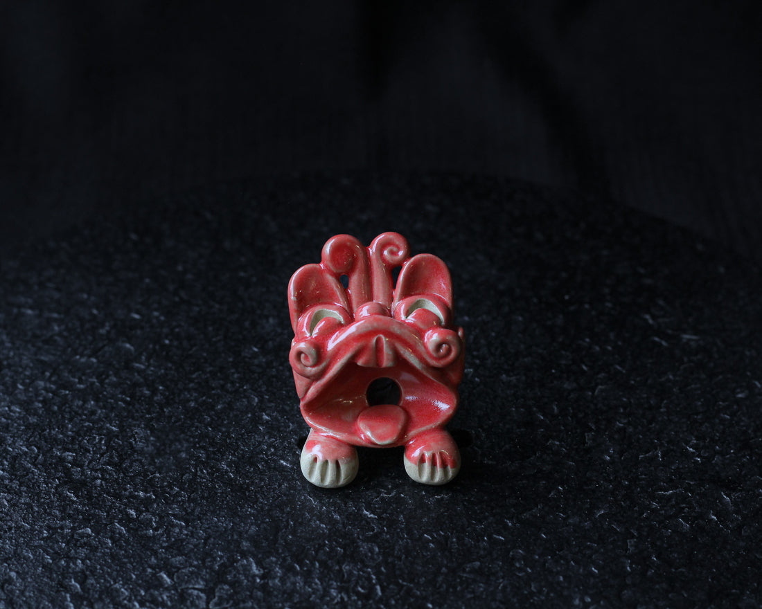 Red mini Wamao 瓦猫 - Incense holder