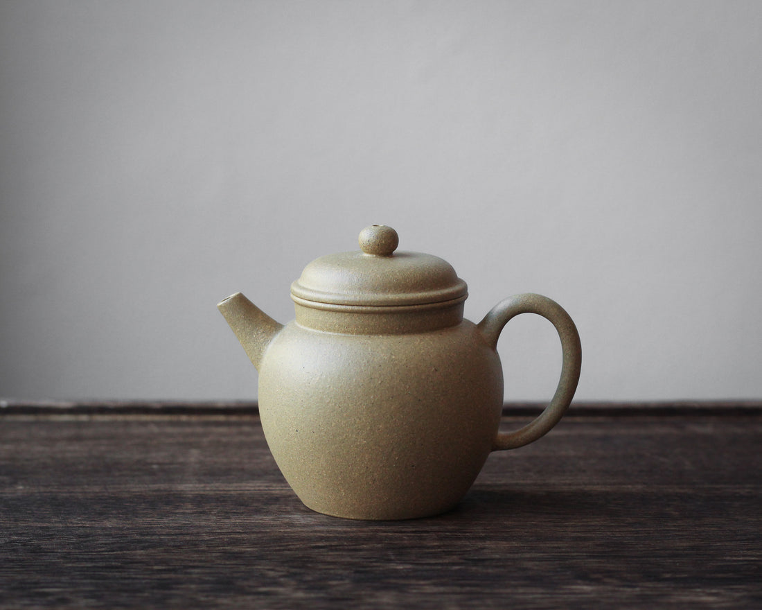 Deyun 德韵 - Yixing Teapot in Benshanluni green clay
