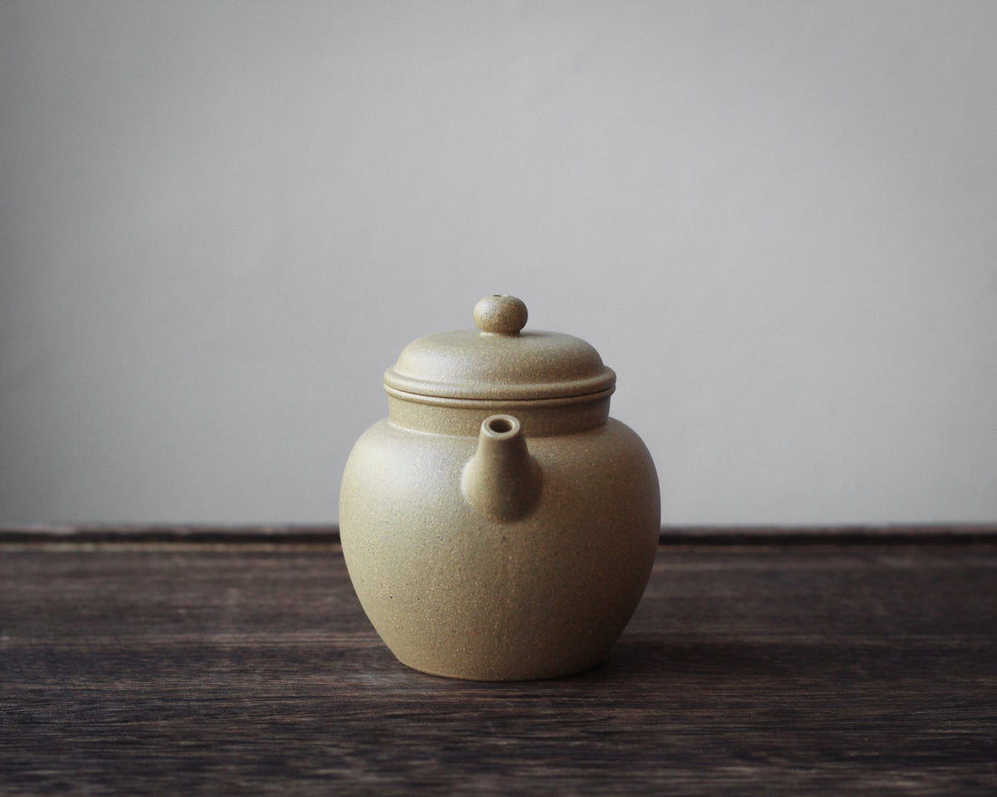 Deyun 德韵 - Yixing Teapot in Benshanluni green clay