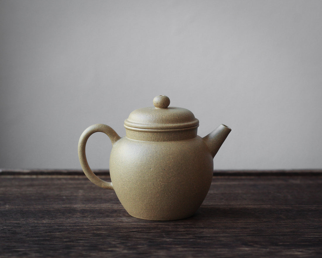 Deyun 德韵 - Yixing Teapot in Benshanluni green clay