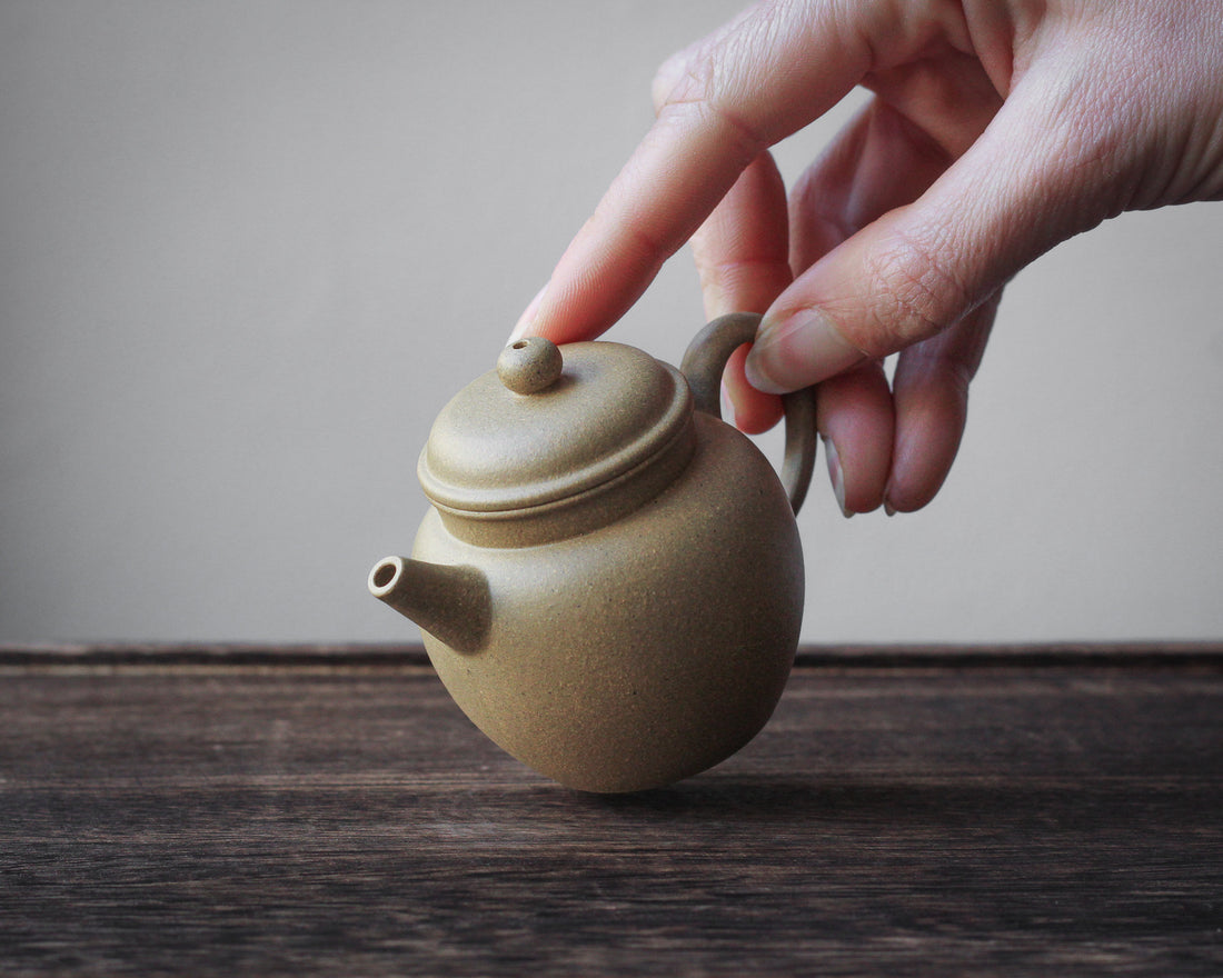 Deyun 德韵 - Yixing Teapot in Benshanluni green clay