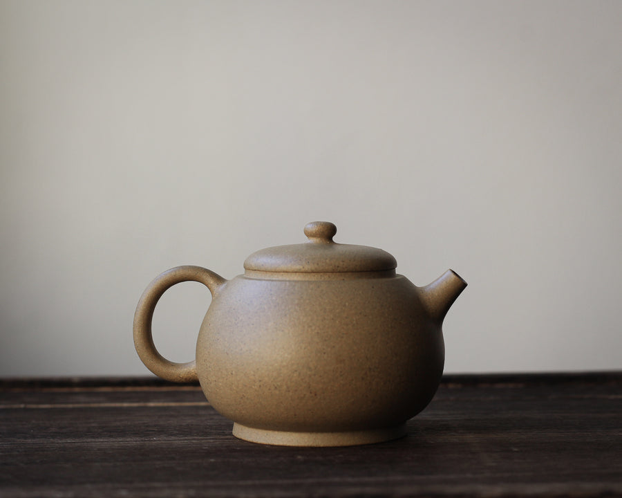 Longdan 龙蛋 - Yixing Teapot, Duanni yellow clay