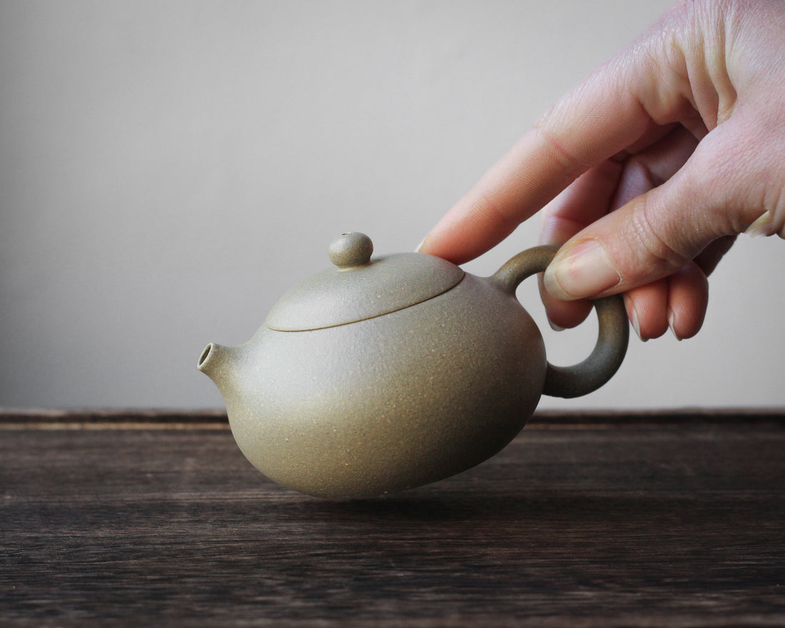 Bian Xishi 扁西施 - Yixing Teapot, Benshan Luni green clay