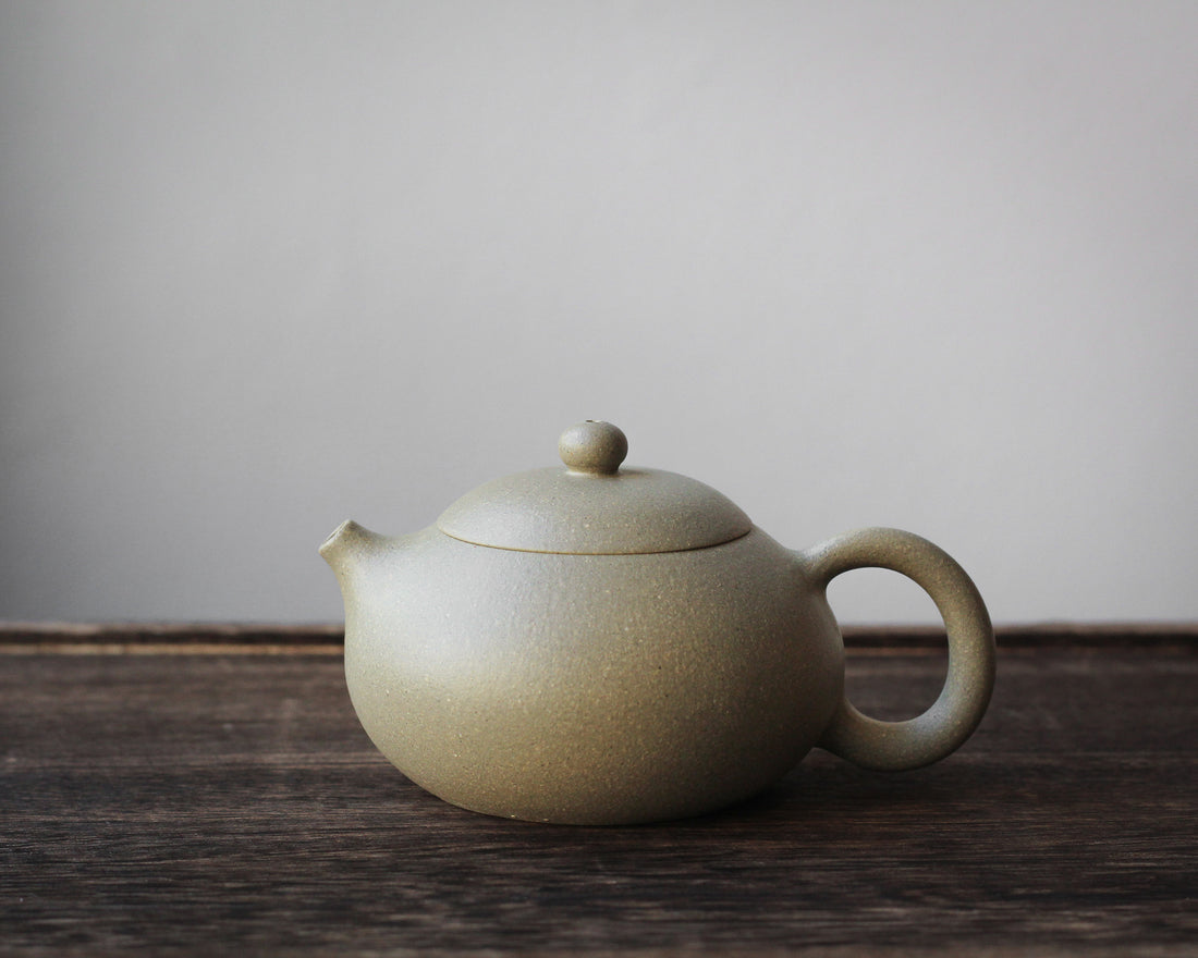Bian Xishi 扁西施 - Yixing Teapot, Benshan Luni green clay
