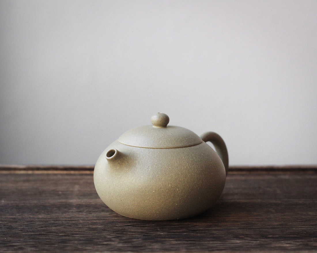 Bian Xishi 扁西施 - Yixing Teapot, Benshan Luni green clay