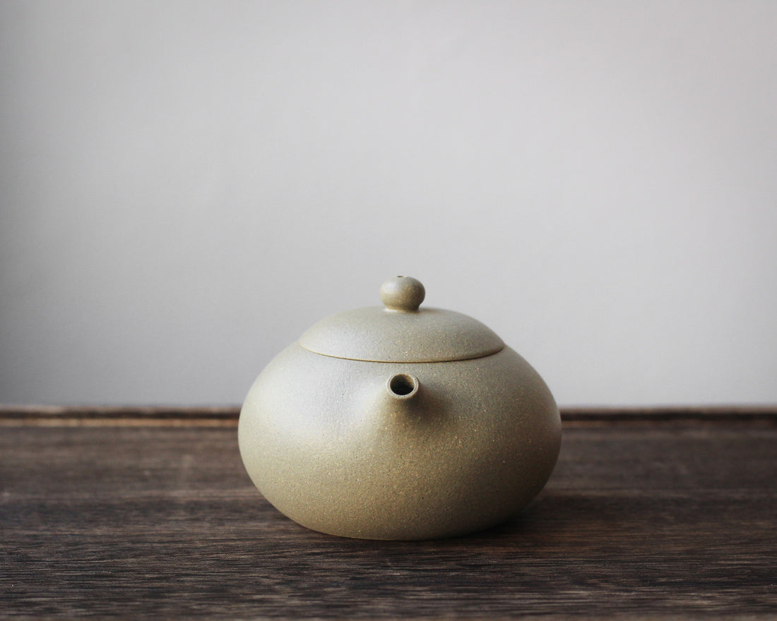 Bian Xishi 扁西施 - Yixing Teapot, Benshan Luni green clay