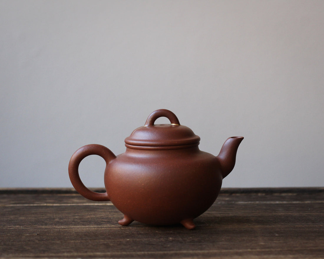 Tripod 三足水平 - Yixing Teapot, Qingshuini clay