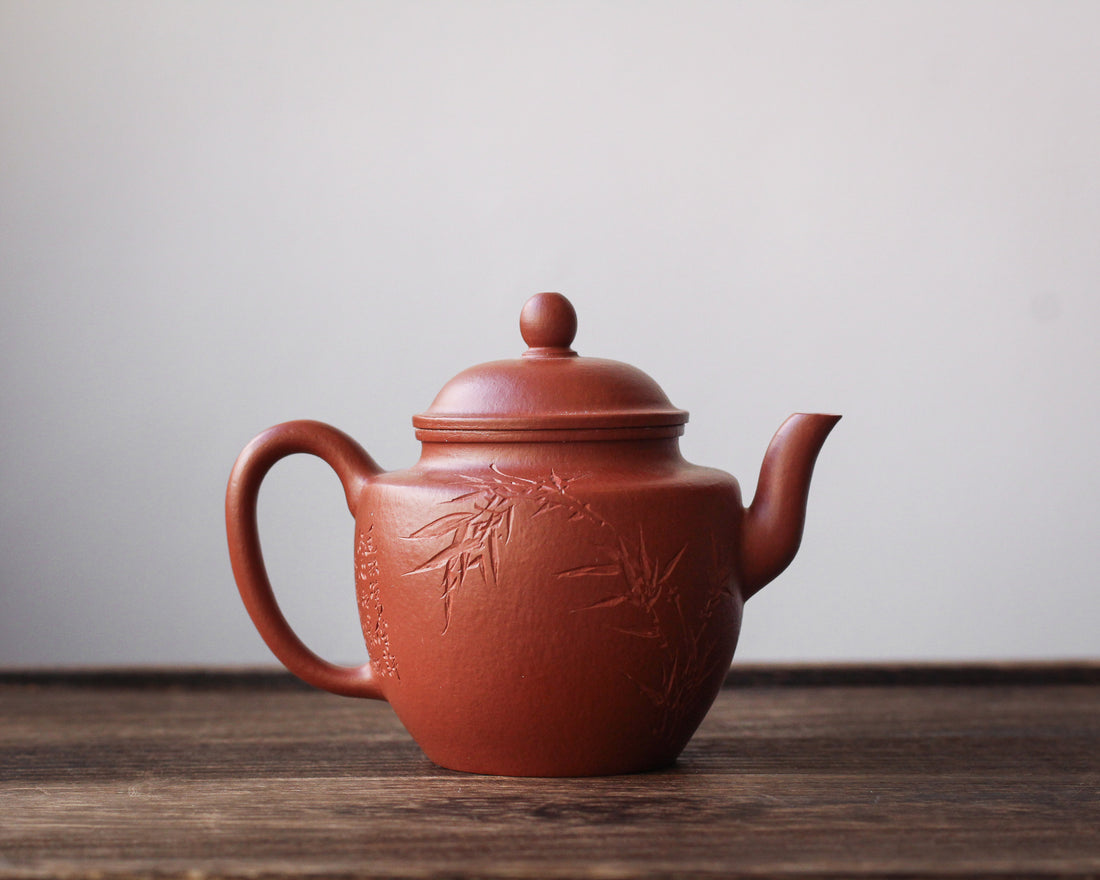 Gongdenghu 宫灯壶 - Yixing Teapot, Zhuni red clay