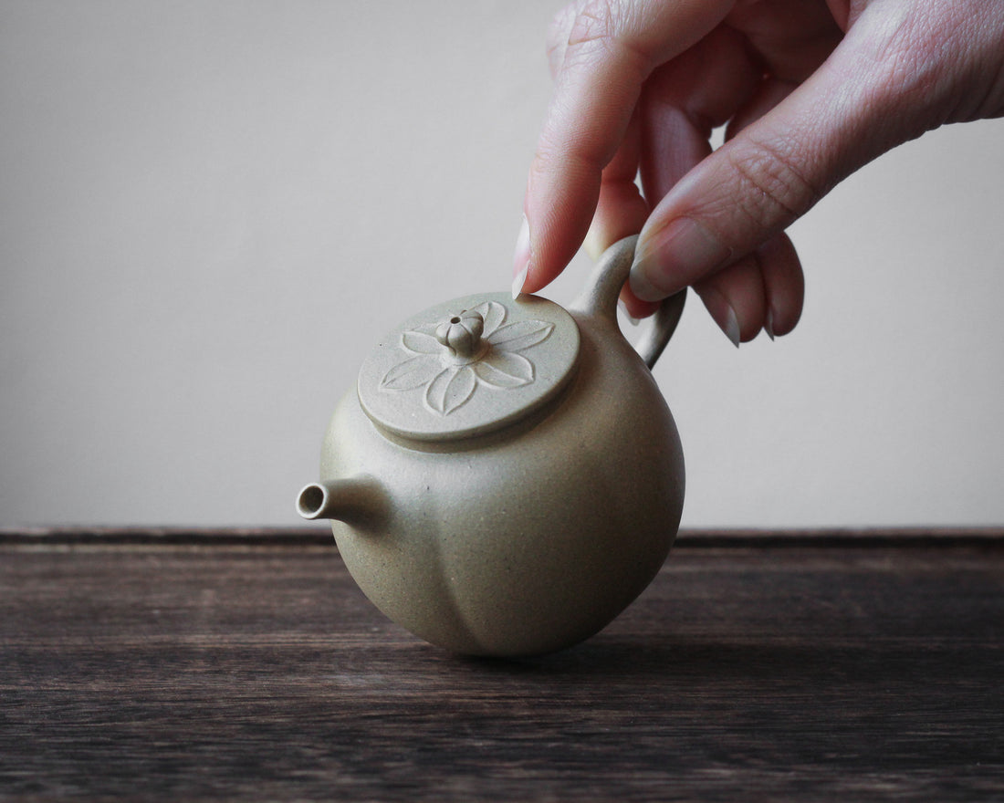 Pu ti 菩提 - Yixing Teapot in Benshanluni green clay