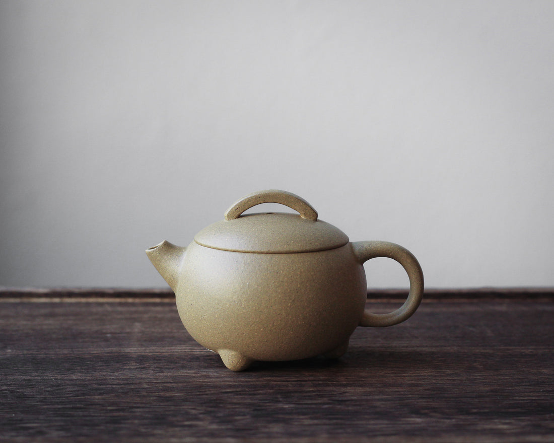 Nafu 纳福 - Yixing Teapot in Benshanluni green clay