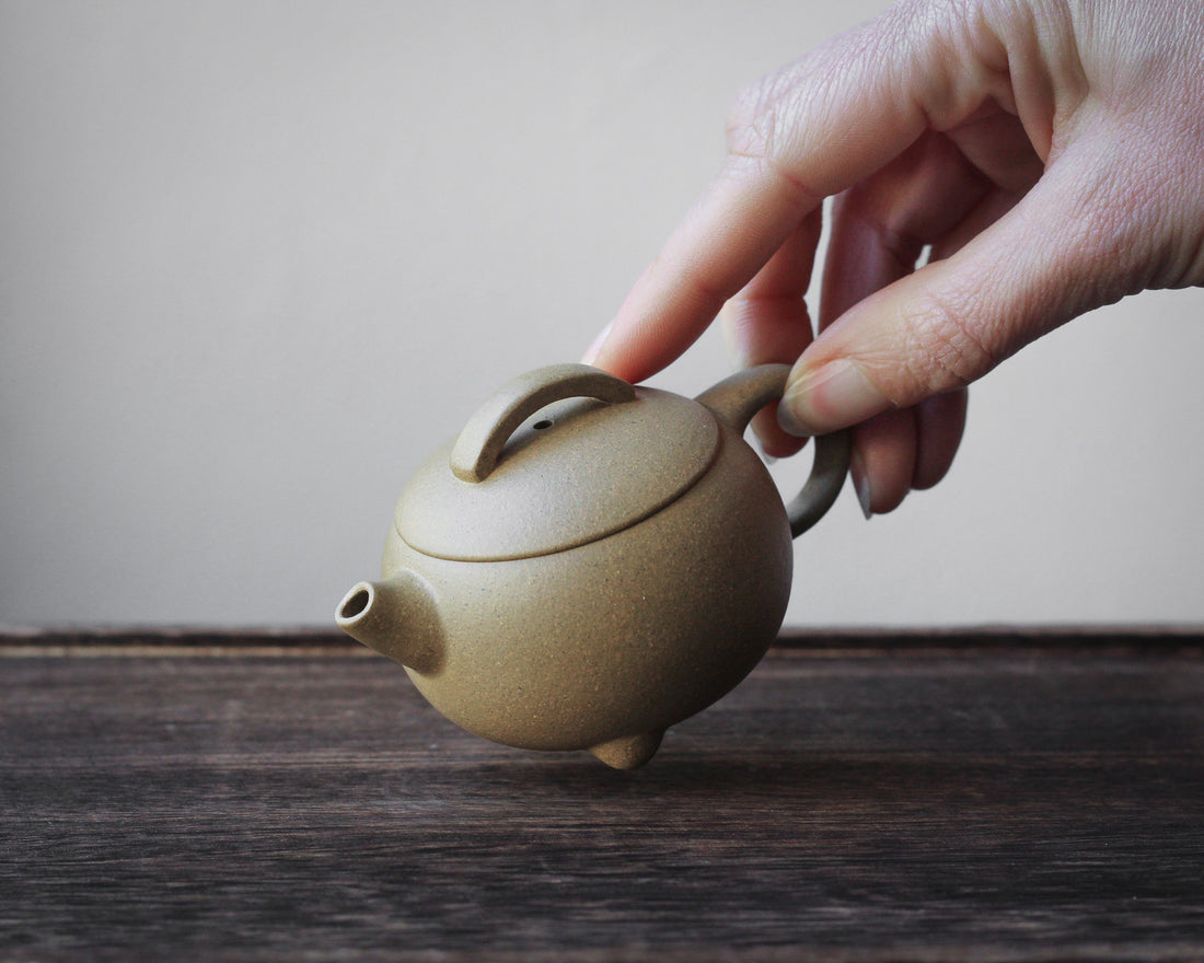 Nafu 纳福 - Yixing Teapot in Benshanluni green clay