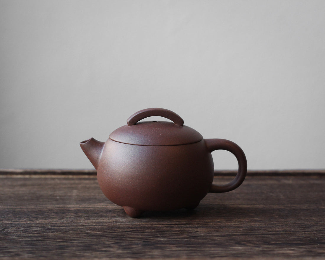 Nafu 纳福 - Yixing Teapot in Zini purple clay