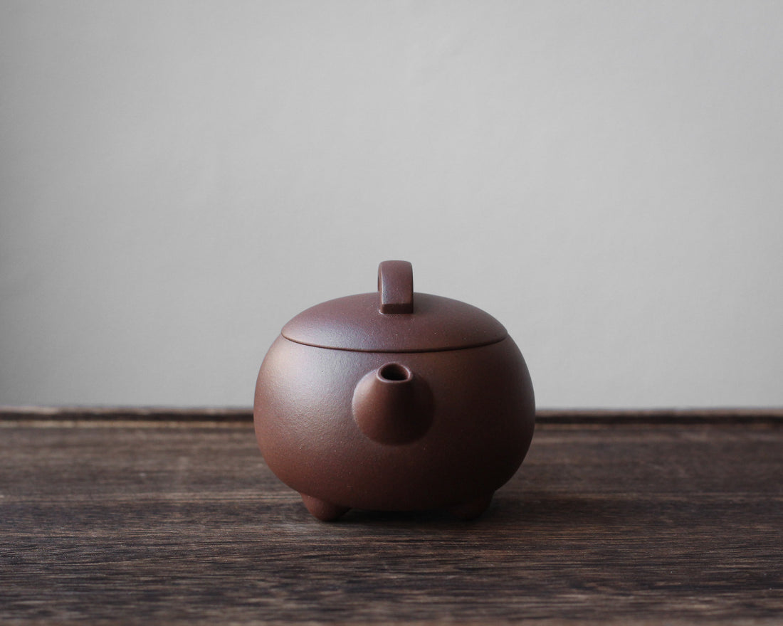 Nafu 纳福 - Yixing Teapot in Zini purple clay