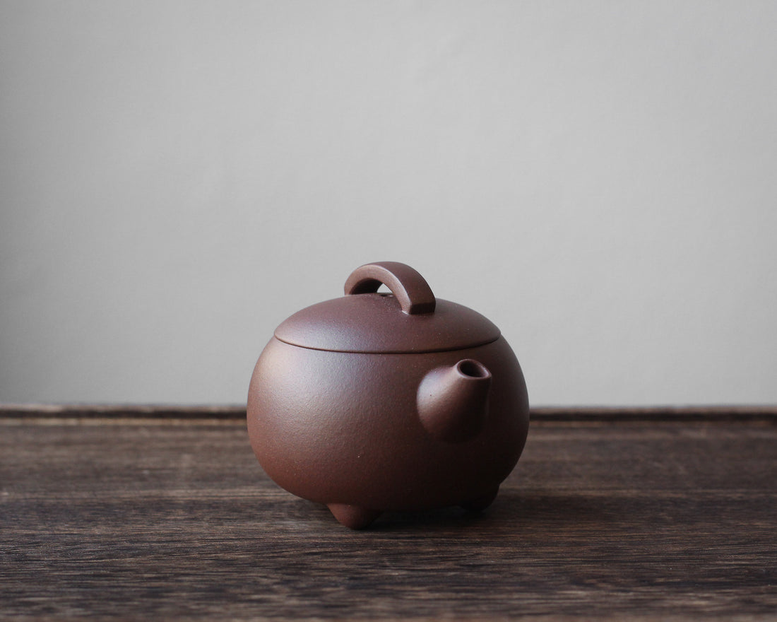 Nafu 纳福 - Yixing Teapot in Zini purple clay