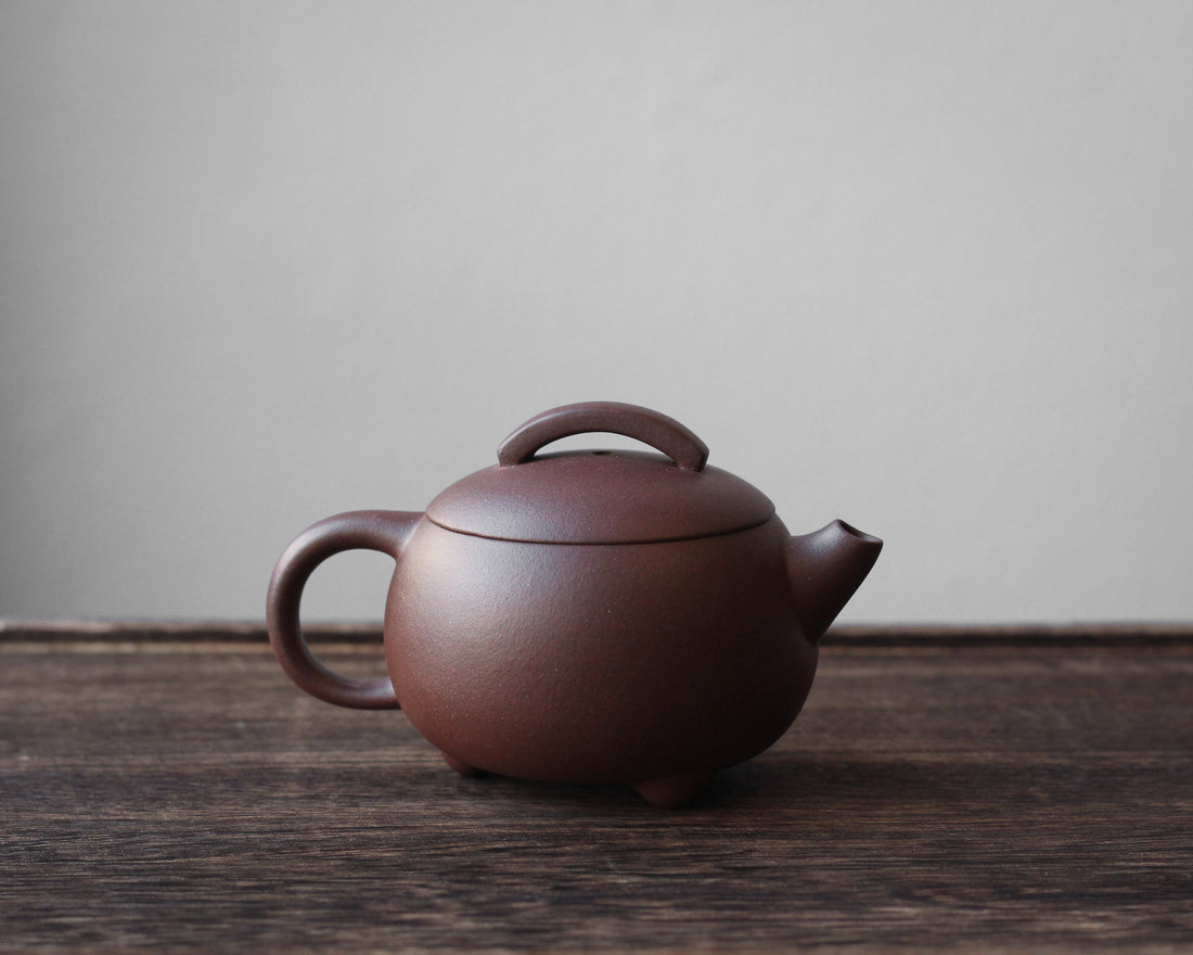 Nafu 纳福 - Yixing Teapot in Zini purple clay