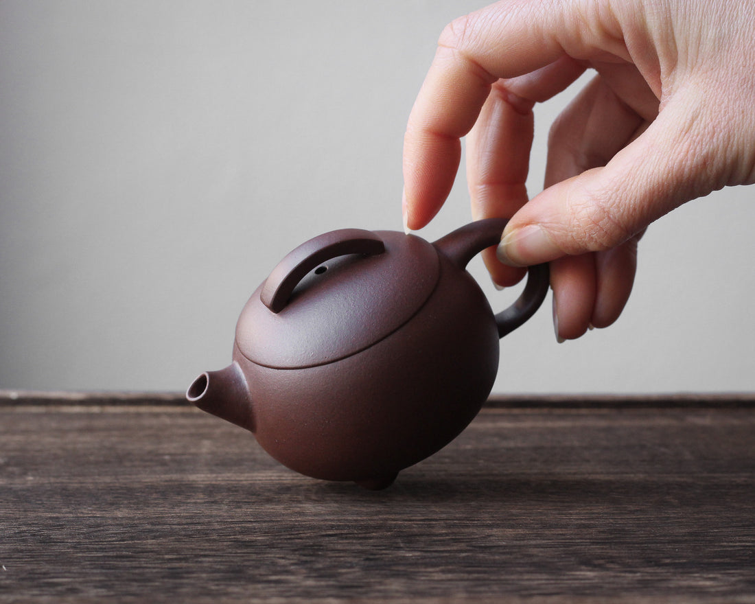 Nafu 纳福 - Yixing Teapot in Zini purple clay