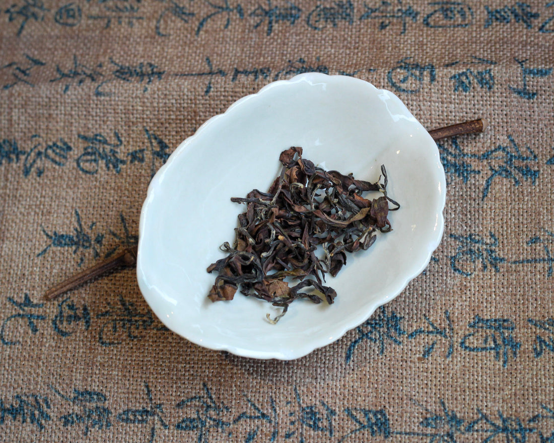 Yunnan Oriental Beauty 云南东方美人 - Tè Wulong bitten