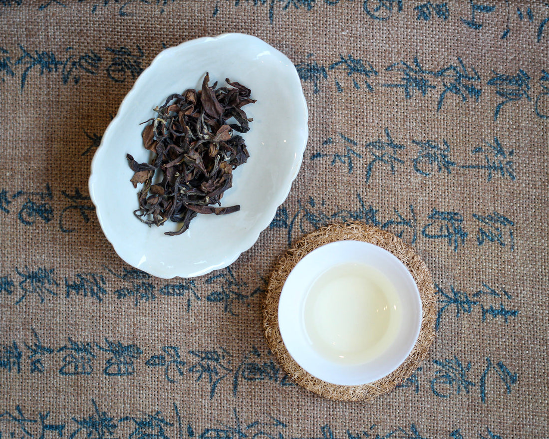 Yunnan Oriental Beauty 云南东方美人 - Tè Wulong bitten