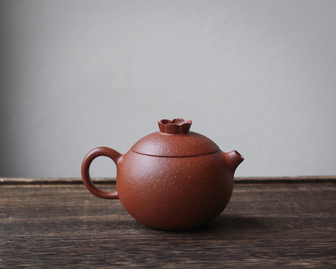 Shi Liu 石榴 - Teiera Yixing in argilla rossa Jiangponi