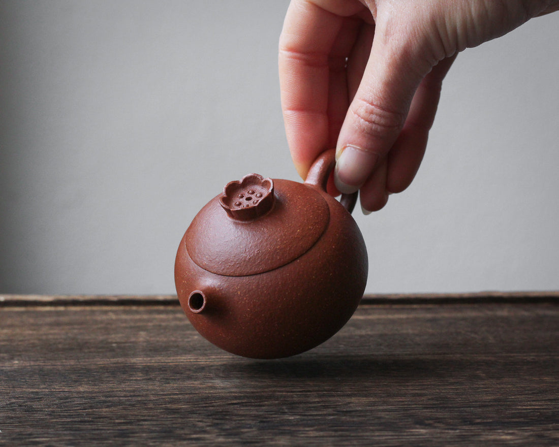 Shi Liu 石榴 - Teiera Yixing in argilla rossa Jiangponi