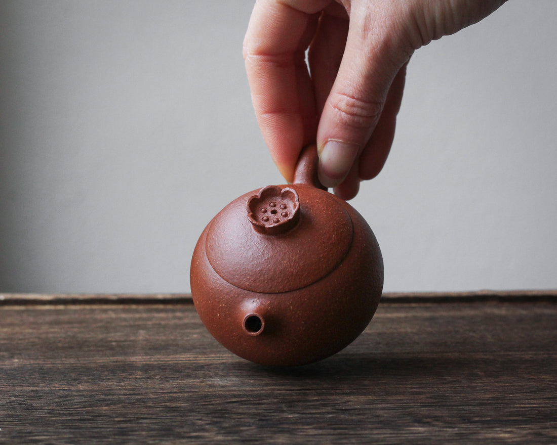 Shi Liu 石榴 - Teiera Yixing in argilla rossa Jiangponi