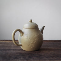 Suxin 素心 - Yixing Teapot in Benshan Lüni Green Clay