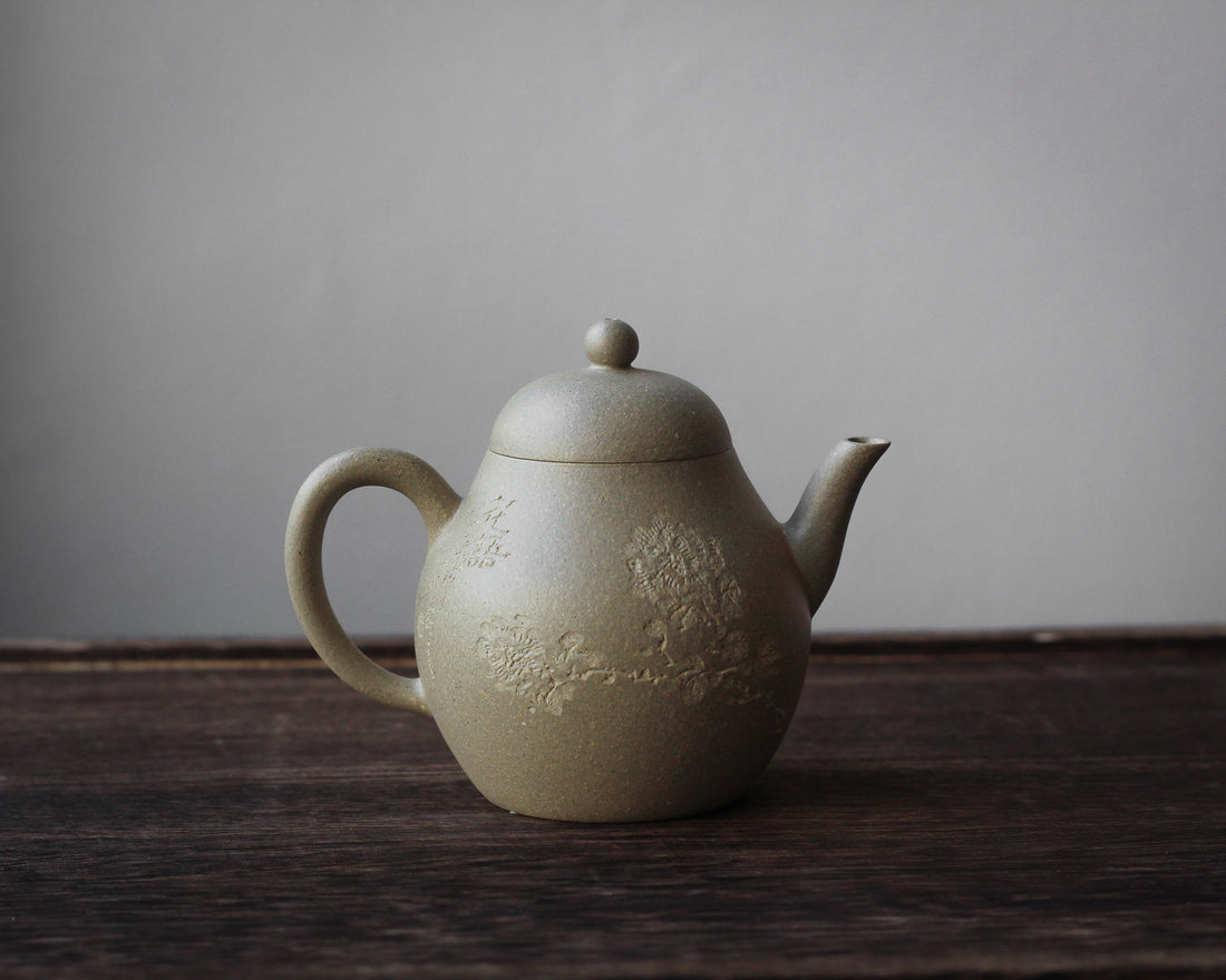 Suxin 素心 - Yixing Teapot in Benshan Lüni Green Clay