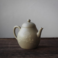 Suxin 素心 - Yixing Teapot in Benshan Lüni Green Clay