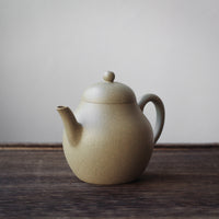 Suxin 素心 - Yixing Teapot in Benshan Lüni Green Clay