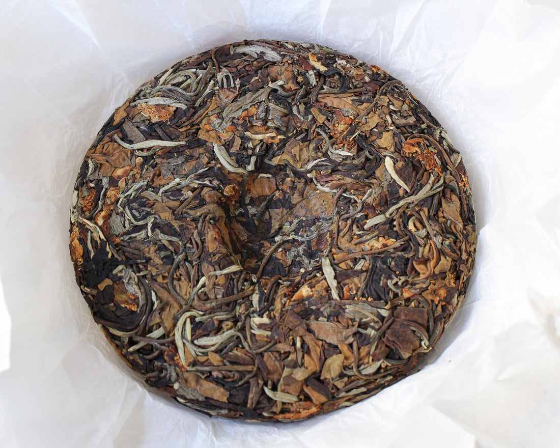 2025 Nannuo Tea Flowers and White Tea Leaves, Wild Forest stone-pressed Cake