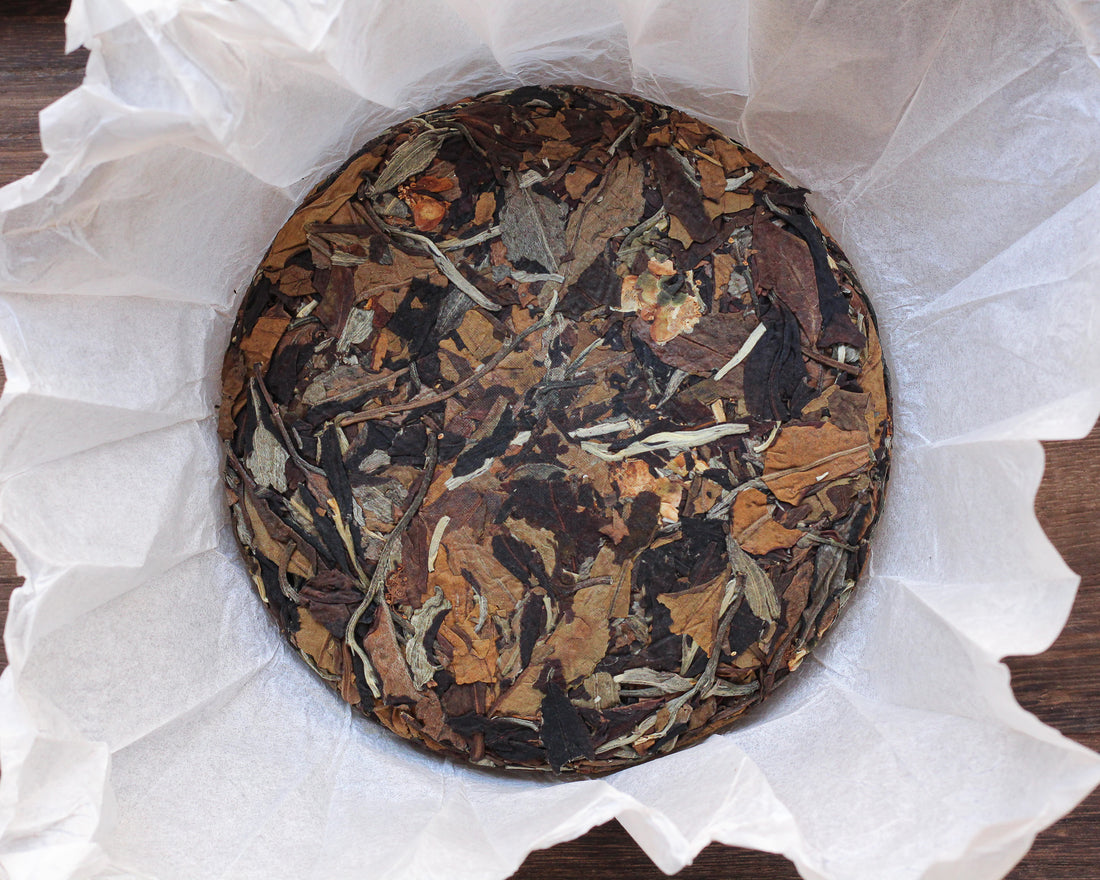 2025 Nannuo Tea Flowers and White Tea Leaves, Wild Forest stone-pressed Cake