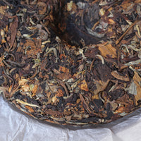 2025 Nannuo Tea Flowers and White Tea Leaves, Wild Forest stone-pressed Cake